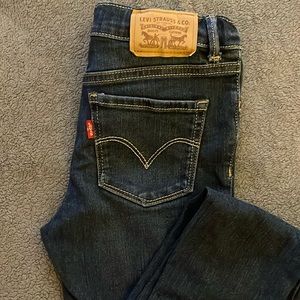 Girls Levi’s 710 super skinny dark wash jeans. EUC